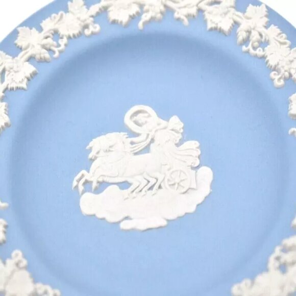 Rare WEDGWOOD Light Blue Jasperware Aurora Chariot Neoclassical Plate Ring Tray - Picture 9 of 9